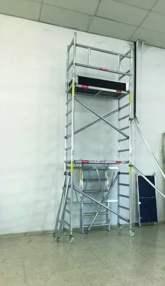 Andamio de aluminio con ruedas en alquiler – Huelva | Myrentix
